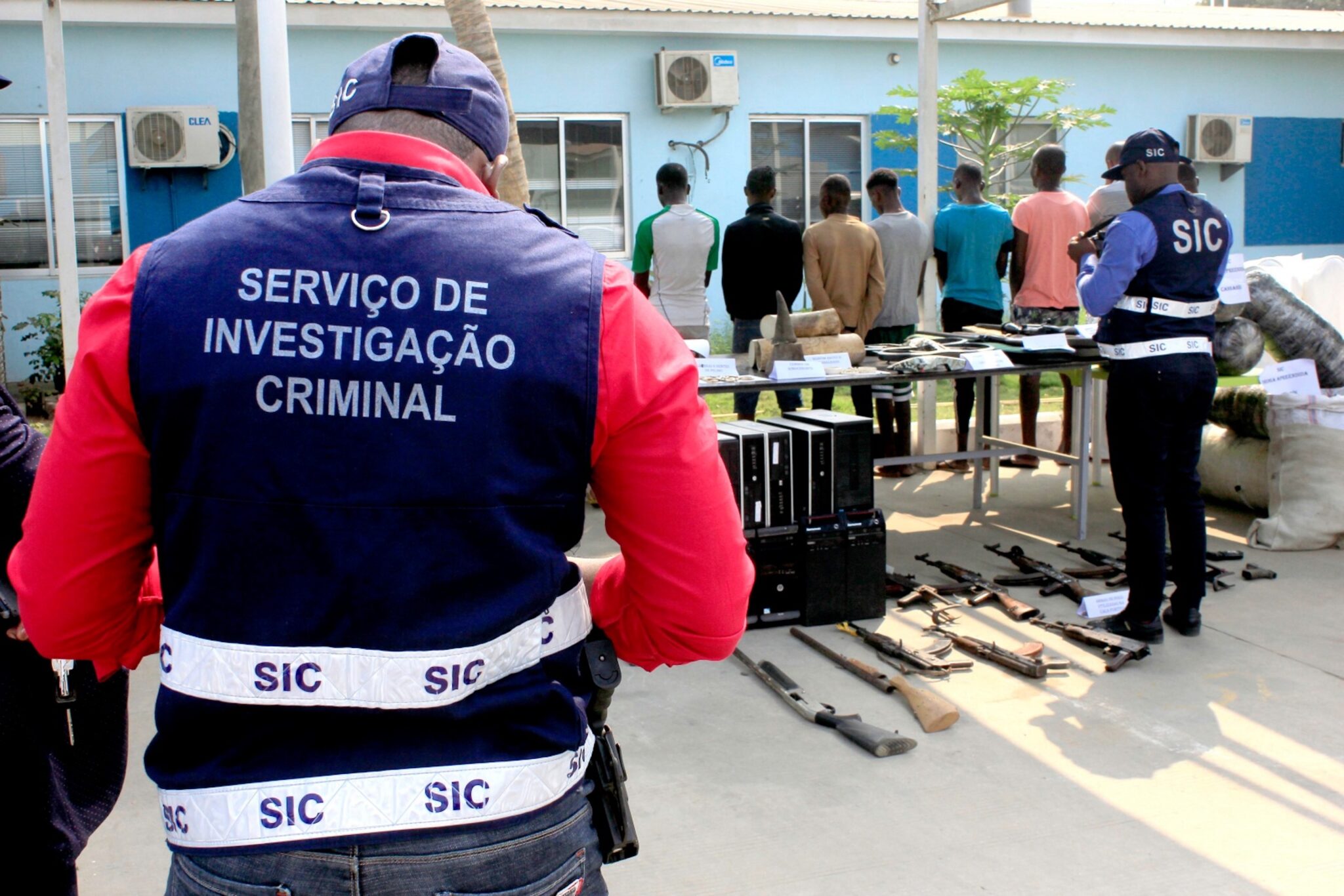Angola Serviço de Investigação Criminal (SIC) “desmantela” grupo criminoso na LundaSul As Angola Serviço de Investigação Criminal (SIC) “desmantela” grupo criminoso na LundaSul As